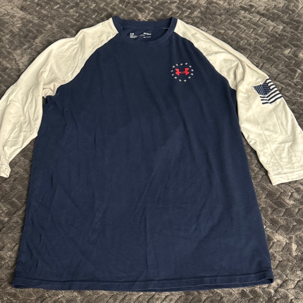 Under Armour Men's Blue and White Long Sleeve Tee Size Medium